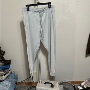 Women’s lightweight Gray joggers with zippers